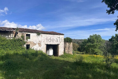 Magnífica-finca-con-posibilidad-de-construcción-en-valencia-de-alcántara