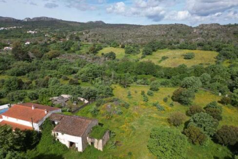 Magnífica-finca-con-posibilidad-de-construcción-en-valencia-de-alcántara06