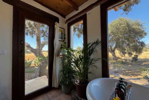 Casa-con-encanto-en-plena-naturaleza-junto-al-embalse-de-Orellana03