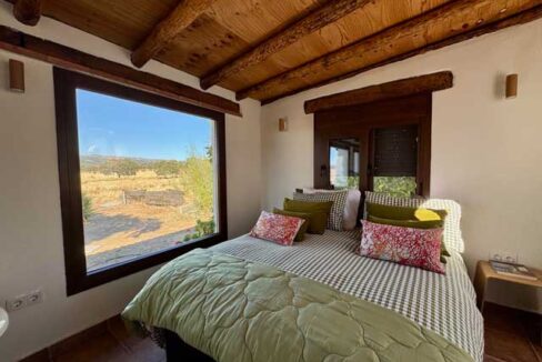 Casa-con-encanto-en-plena-naturaleza-junto-al-embalse-de-Orellana05