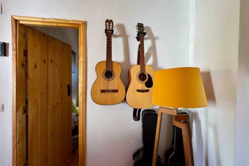 Casa-con-encanto-en-plena-naturaleza-junto-al-embalse-de-Orellana12