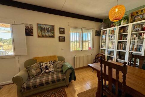 Casa-con-encanto-en-plena-naturaleza-junto-al-embalse-de-Orellana17