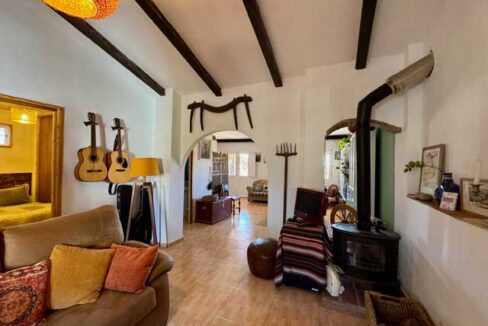 Casa-con-encanto-en-plena-naturaleza-junto-al-embalse-de-Orellana19