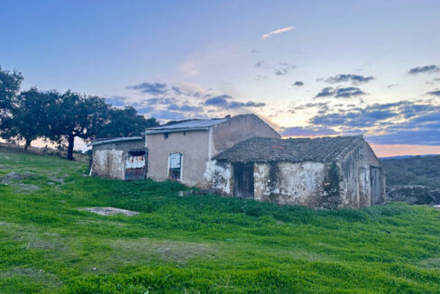 finca-con-posibilidades-y-buen-acceso-en-san-vicente-de-alcantara2